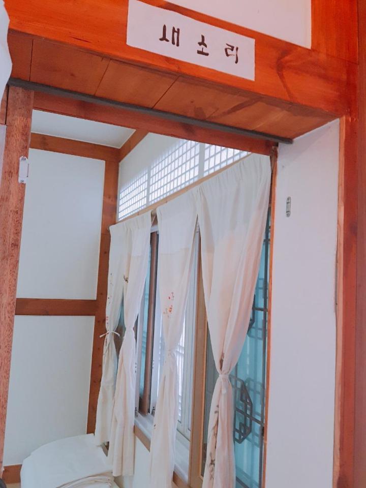 Yujeong Hanok Guesthouse Мокпо Екстериор снимка