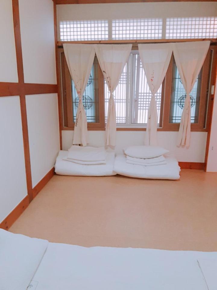 Yujeong Hanok Guesthouse Мокпо Екстериор снимка