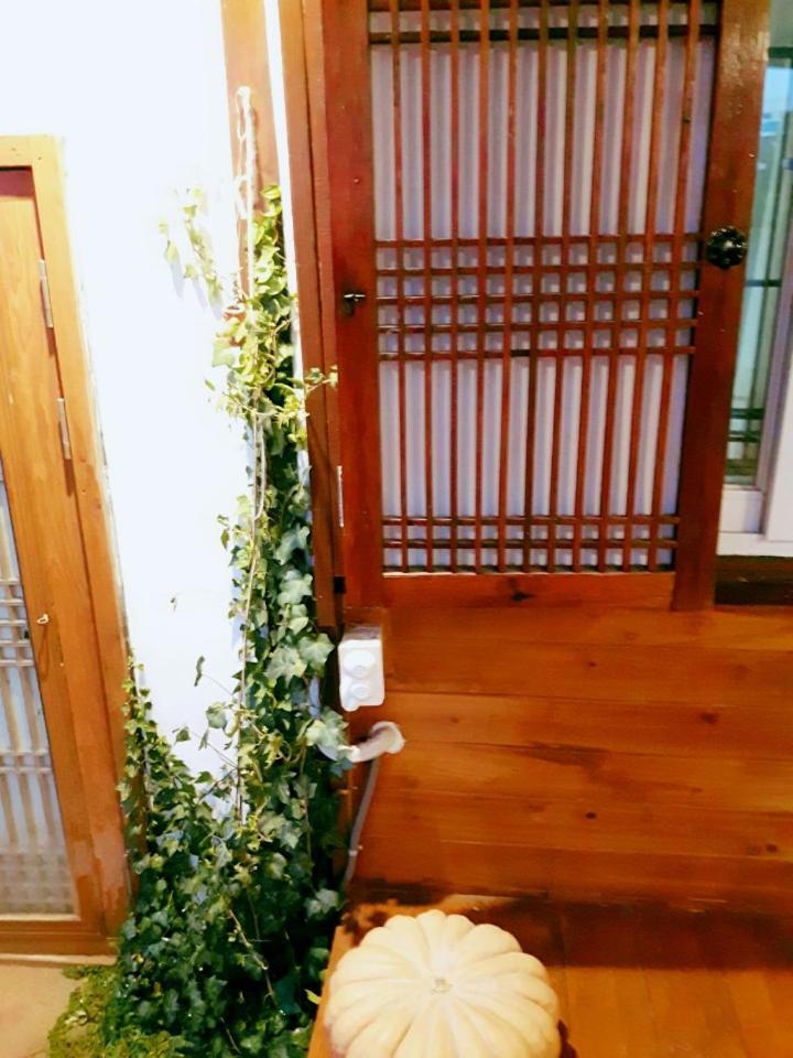 Yujeong Hanok Guesthouse Мокпо Екстериор снимка