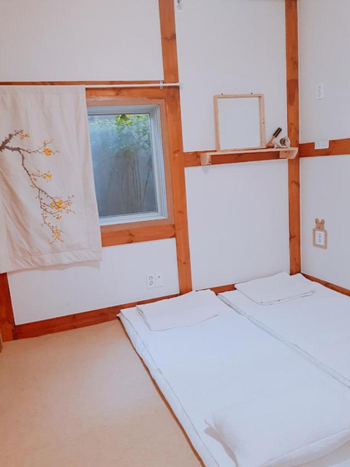 Yujeong Hanok Guesthouse Мокпо Екстериор снимка